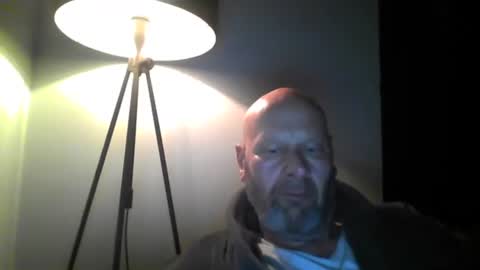 Snapshot of bigmike3339 chatting on February 27, 4:52 am bigmike3339 online show from February 27, 4:52 am