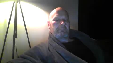 Snapshot of bigmike3339 chatting on March 11, 5:38 am bigmike3339 online show from March 11, 5:38 am