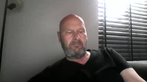 Snapshot of bigmike3339 chatting on September 18, 7:32 am bigmike3339 online show from September 18, 7:32 am
