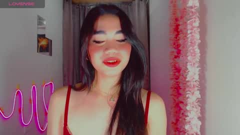 kiaaannaaaa online show from May 4, 10:55 am