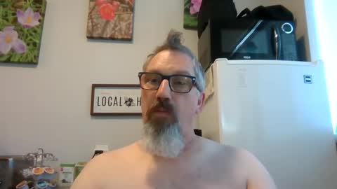 Snapshot of bignhard69_ chatting on October 6, 5:21 pm Bignhard696 online show from October 6, 5:21 pm