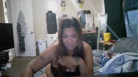 Snapshot of bigolemini chatting on October 8, 6:38 pm the Mini mami online show from October 8, 6:38 pm