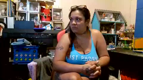 the Mini mami online show from November 3, 7:26 pm