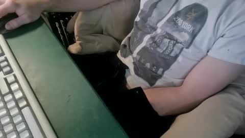 Snapshot of bigpeepdude chatting on December 29, 11:08 pm bigpeepdude online show from December 29, 11:08 pm