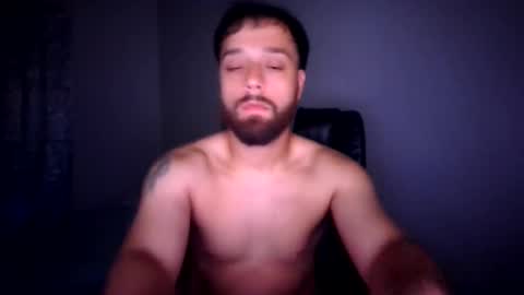 Snapshot of bigred4709 chatting on May 26, 3:46 am bigred4709 online show from May 26, 3:46 am