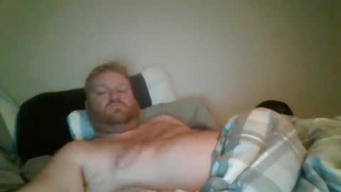 Snapshot of bigred92899 chatting on October 27, 3:10 am bigred92899 online show from October 27, 3:10 am