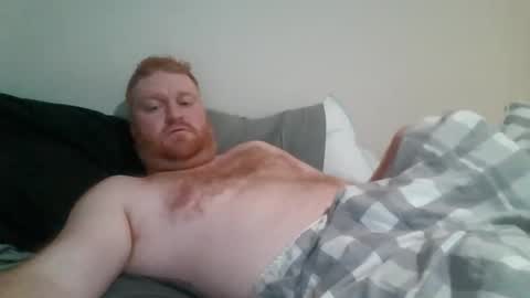 Snapshot of bigred92899 chatting on February 15, 11:34 pm bigred92899 online show from February 15, 11:34 pm