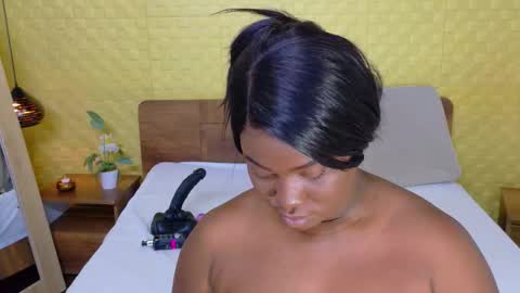 bigroundbooty_ online show from February 23, 7:55 pm