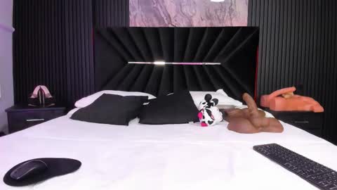 Snapshot of bigsexxyass chatting on November 22, 11:09 am Zayra online show from November 22, 11:09 am