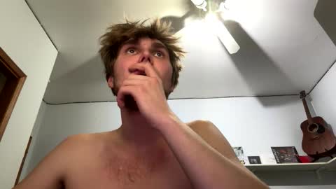 bigskinnyboyshh online show from March 16, 11:42 pm