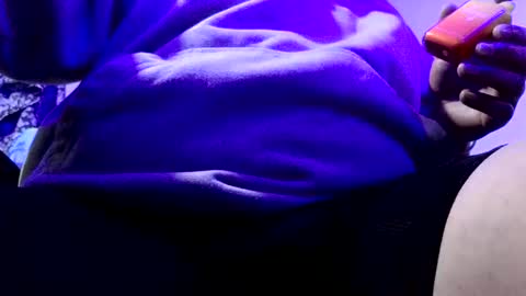 Snapshot of bigsmilekyle chatting on December 18, 1:50 pm bigsmilekyle online show from December 18, 1:50 pm