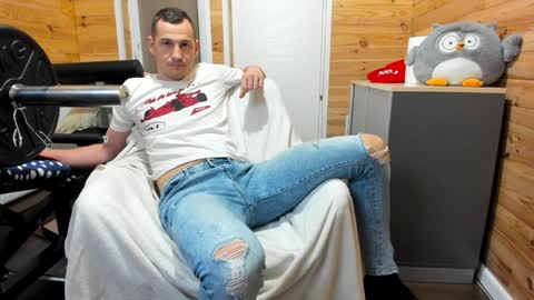 Snapshot of bigsshark chatting on January 11, 8:43 am bigsshark online show from January 11, 8:43 am