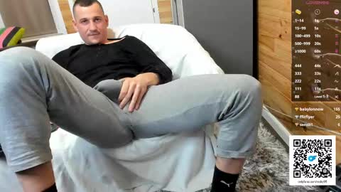 Snapshot of bigsshark chatting on February 23, 9:05 pm bigsshark online show from February 23, 9:05 pm