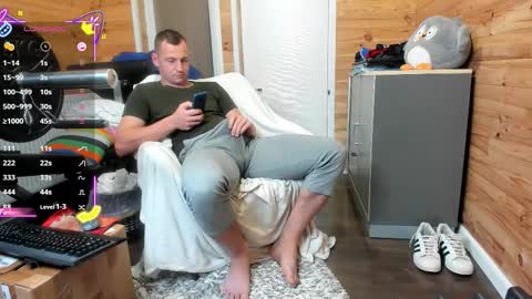 Snapshot of bigsshark chatting on October 15, 6:41 pm bigsshark online show from October 15, 6:41 pm