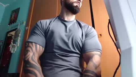 Snapshot of bigstallone chatting on November 28, 11:51 pm BigStallion online show from November 28, 11:51 pm