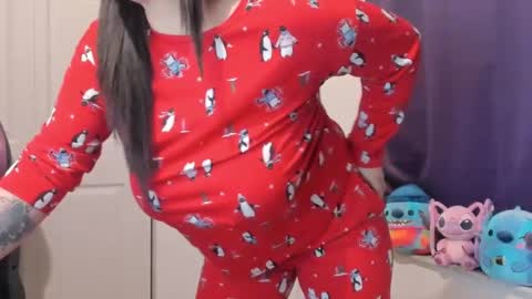 Snapshot of bigt3ti chatting on December 24, 4:40 pm Nubia online show from December 24, 4:40 pm