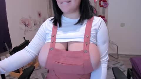 Snapshot of bigt3ti chatting on February 2, 4:05 am Nubia online show from February 2, 4:05 am