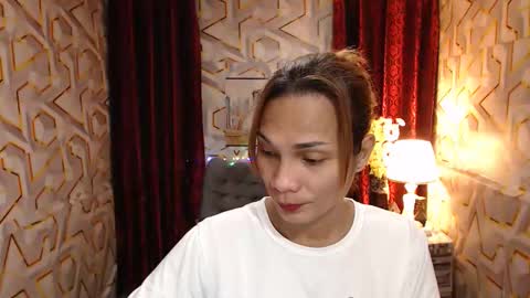 Snapshot of bigthickcock69xx chatting on November 6, 11:33 am sophia online show from November 6, 11:33 am