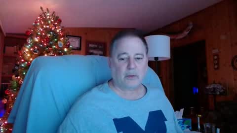 Snapshot of bigthicksatisfying2 chatting on December 22, 7:22 am bigthicksatisfying2 online show from December 22, 7:22 am