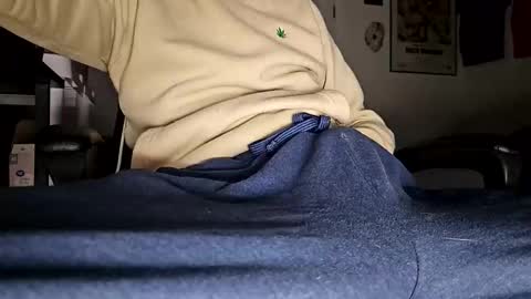 Snapshot of bigwhited2115 chatting on November 21, 2:54 am Onlyfans redheadedwhitedick online show from November 21, 2:54 am