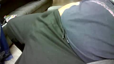 Snapshot of bikeman17 chatting on February 1, 8:16 pm bikeman17 online show from February 1, 8:16 pm