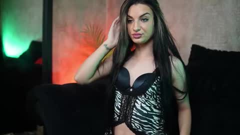  Biki  online show from November 13, 8:30 pm