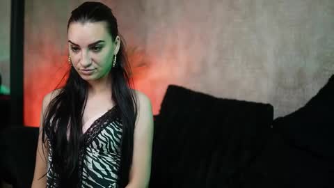  Biki  online show from November 17, 6:24 pm