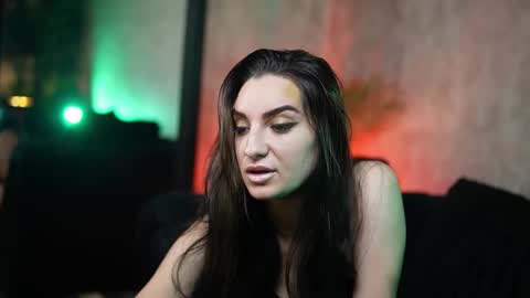  Biki  online show from November 21, 8:29 pm