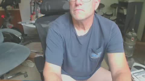 billp750876 online show from June 12, 8:41 pm