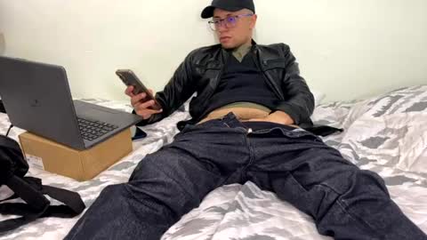 billy_magteo online show from August 5, 1:30 am