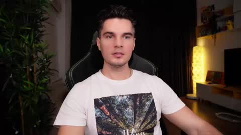 Snapshot of billypassion chatting on November 13, 1:43 pm BillyPassion online show from November 13, 1:43 pm