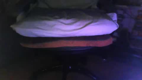 Snapshot of binder2122 chatting on May 8, 5:51 pm binder2122 online show from May 8, 5:51 pm
