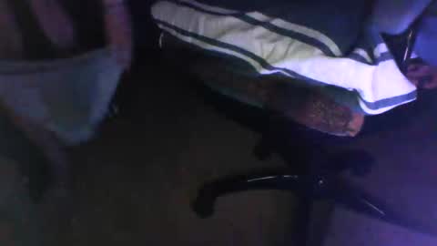 Snapshot of binder2122 chatting on May 14, 11:55 pm binder2122 online show from May 14, 11:55 pm