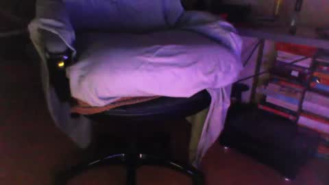 Snapshot of binder2122 chatting on July 3, 7:37 am binder2122 online show from July 3, 7:37 am