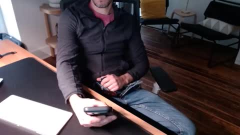 Snapshot of bisexy_man chatting on November 18, 3:05 pm bisexy_man online show from November 18, 3:05 pm