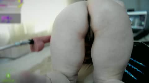 bisex woman online show from May 4, 3:30 pm