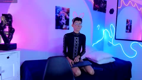  ..  .. online show from September 15, 1:22 pm