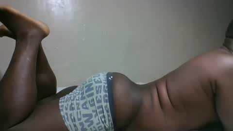 Snapshot of bitchcam_ chatting on December 2, 2:28 am bitchcam_ online show from December 2, 2:28 am