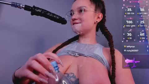 Snapshot of bitchpeace_ chatting on February 19, 10:31 pm Diana online show from February 19, 10:31 pm