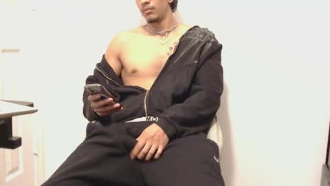 bitix00 online show from April 2, 4:43 am