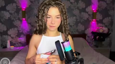 Snapshot of bitter__peach chatting on July 21, 4:09 pm Margo online show from July 21, 4:09 pm