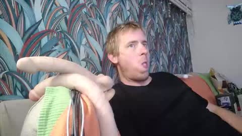 Snapshot of bizoukey15 chatting on September 8, 8:30 pm bizoukey15 online show from September 8, 8:30 pm