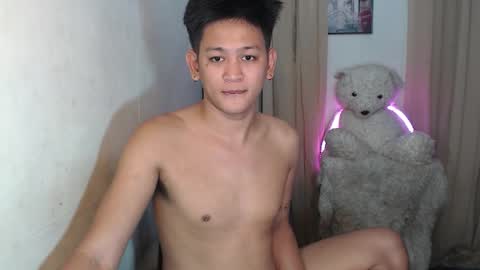 Snapshot of bj_alex31 chatting on November 13, 2:27 pm alex online show from November 13, 2:27 pm