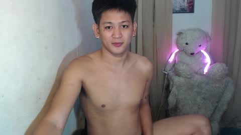 Snapshot of bj_alex31 chatting on November 16, 1:39 pm alex online show from November 16, 1:39 pm