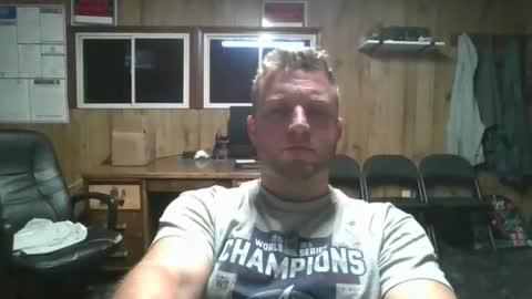 bjhancock_28 online show from November 14, 9:02 pm