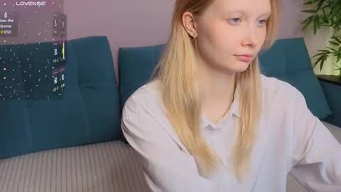 Julia online show from October 27, 7:12 am