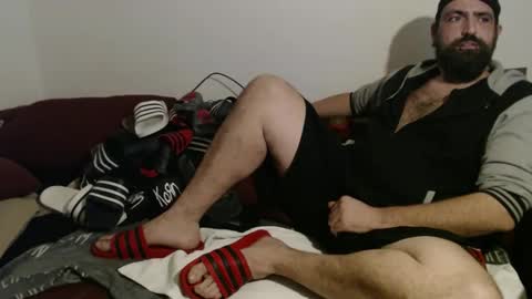 Snapshot of black_beard_slides chatting on November 4, 12:32 am black_beard_slides online show from November 4, 12:32 am