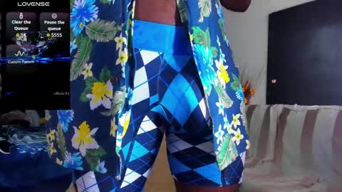 Snapshot of black_diamond_t chatting on October 11, 1:42 pm Black Diamond online show from October 11, 1:42 pm