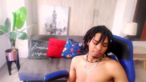 Black online show from December 11, 3:47 pm