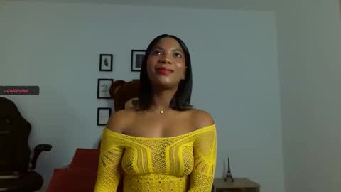 Snapshot of black_girl99 chatting on December 18, 10:49 pm Chicago sexy online show from December 18, 10:49 pm
